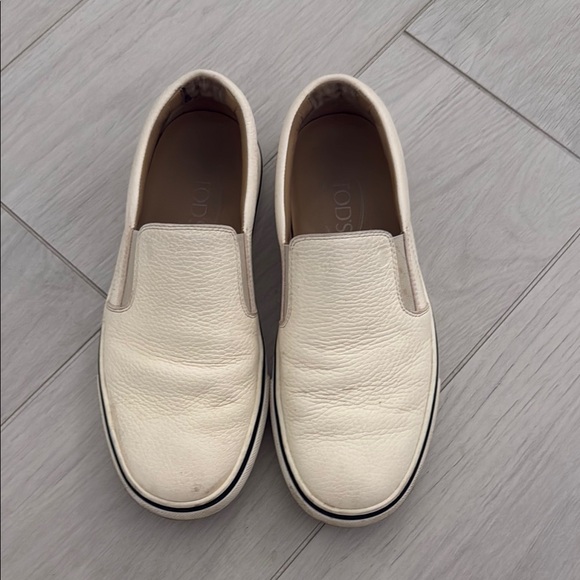 Tod's Other - Tod’s men’s size 6 white slip on shoes